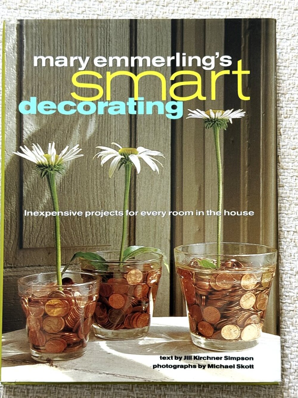 Book Smart Decorating Mary Emmerling's Inexpensive projects for every room in th - Picture 1 of 11
